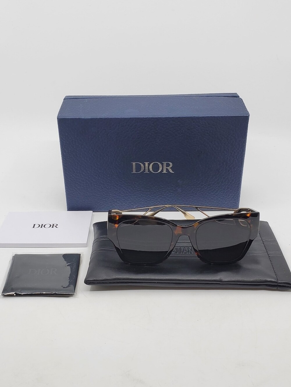 Dior 30 Montaigne SU Sunglasses